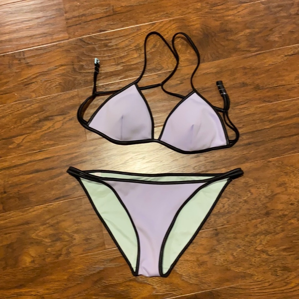 Victoria Secret Bikini - Picture 1 of 2
